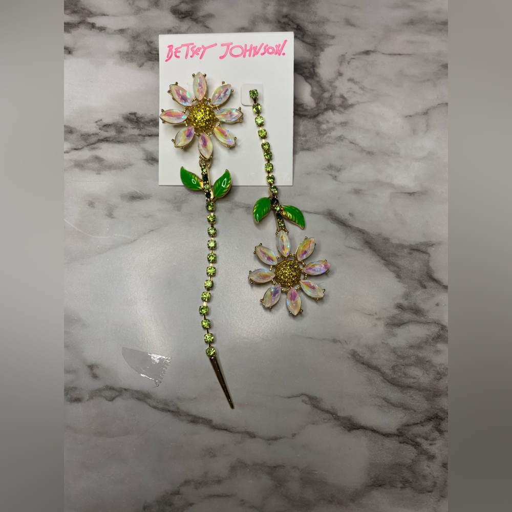 Betsey Johnson Gold and Green Daisy Drop Earrings - Picture 4 of 6